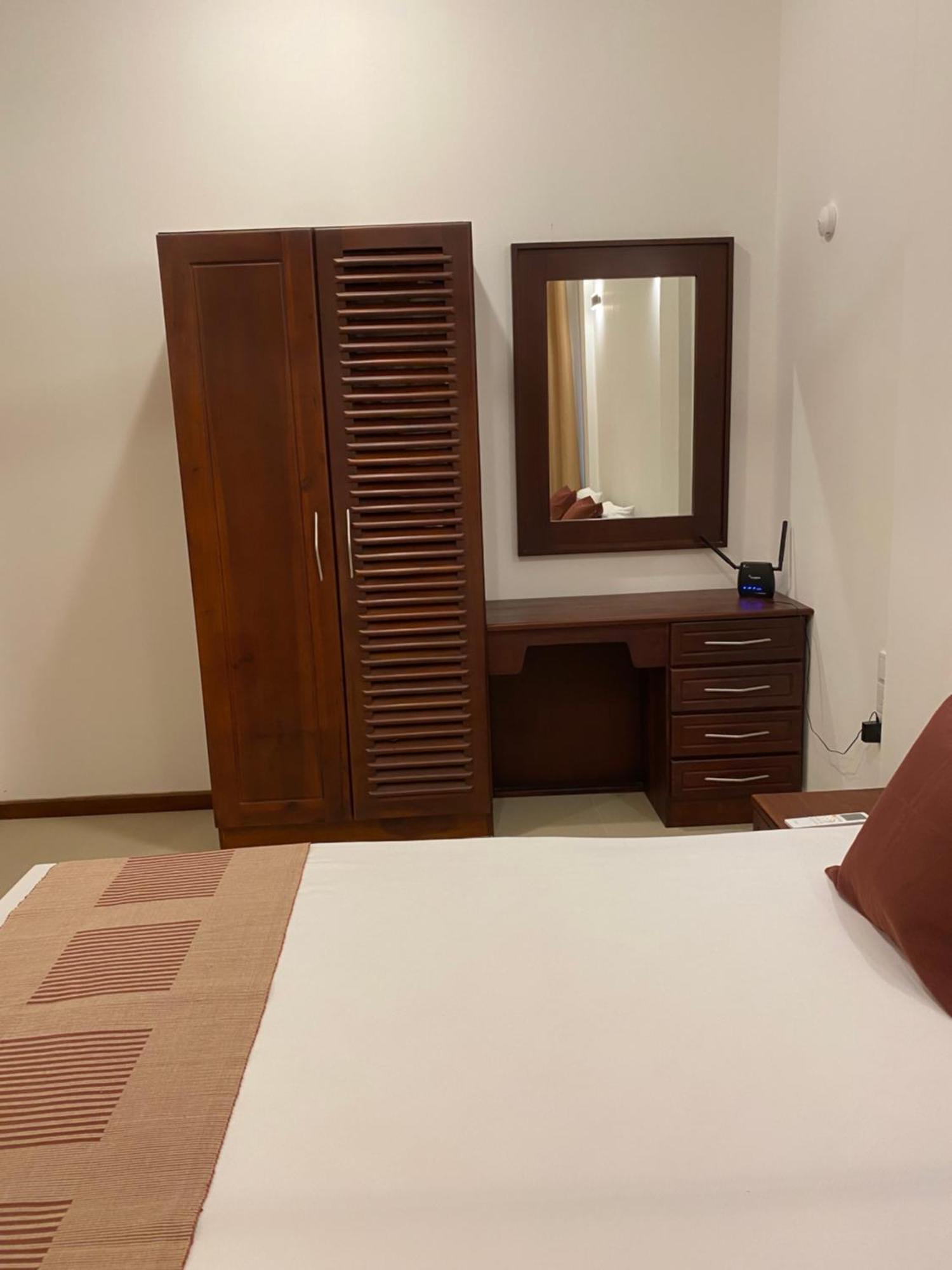 Hotel Comfort Rest Sri Dźajawardanapura Kotte Zewnętrze zdjęcie