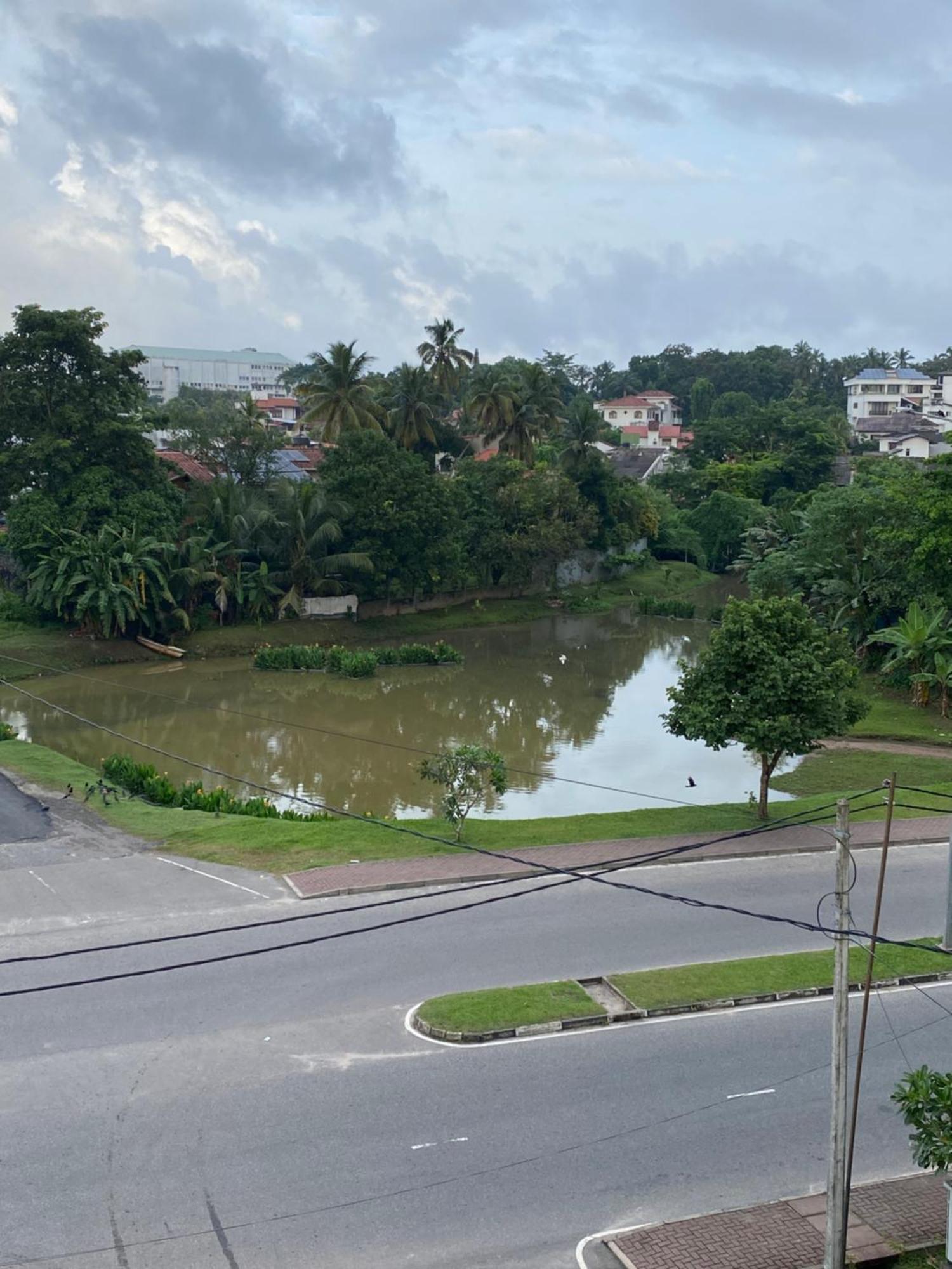 Hotel Comfort Rest Sri Dźajawardanapura Kotte Zewnętrze zdjęcie